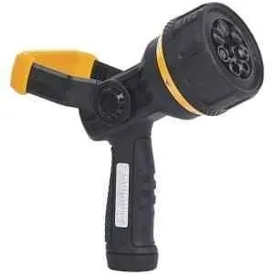 Adjustable garden hose nozzle with multiple spray patterns